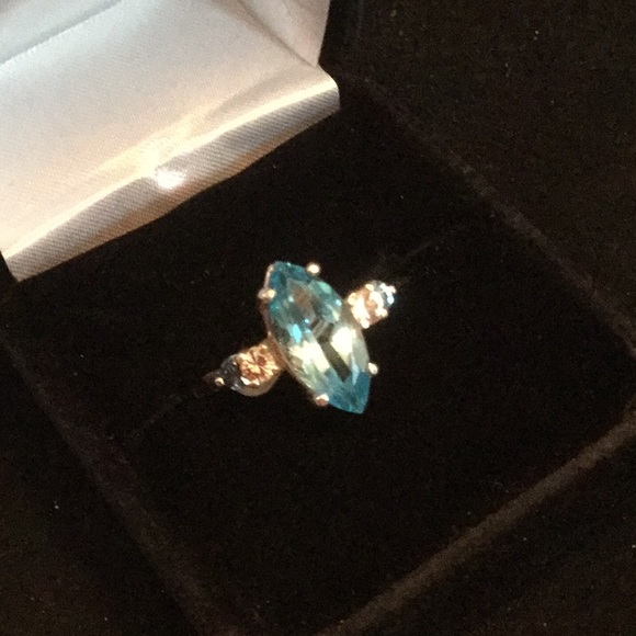 Genuine Rare Marquis Cut Blue Topaz Ring - Picture 4 of 8